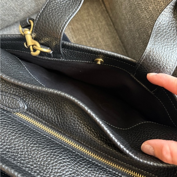 Coach Cargo Tote Bag - Brass/Black.Excellent condition with all packaging. - Picture 5 of 8